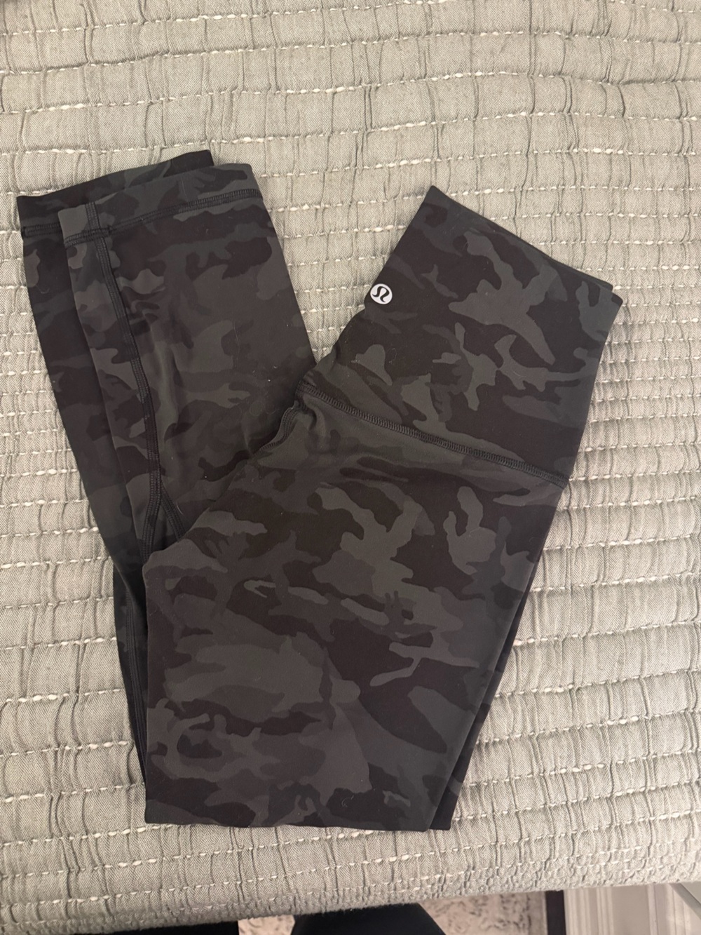 lululemon athletica Men’s Black & Charcoal Camo Joggers